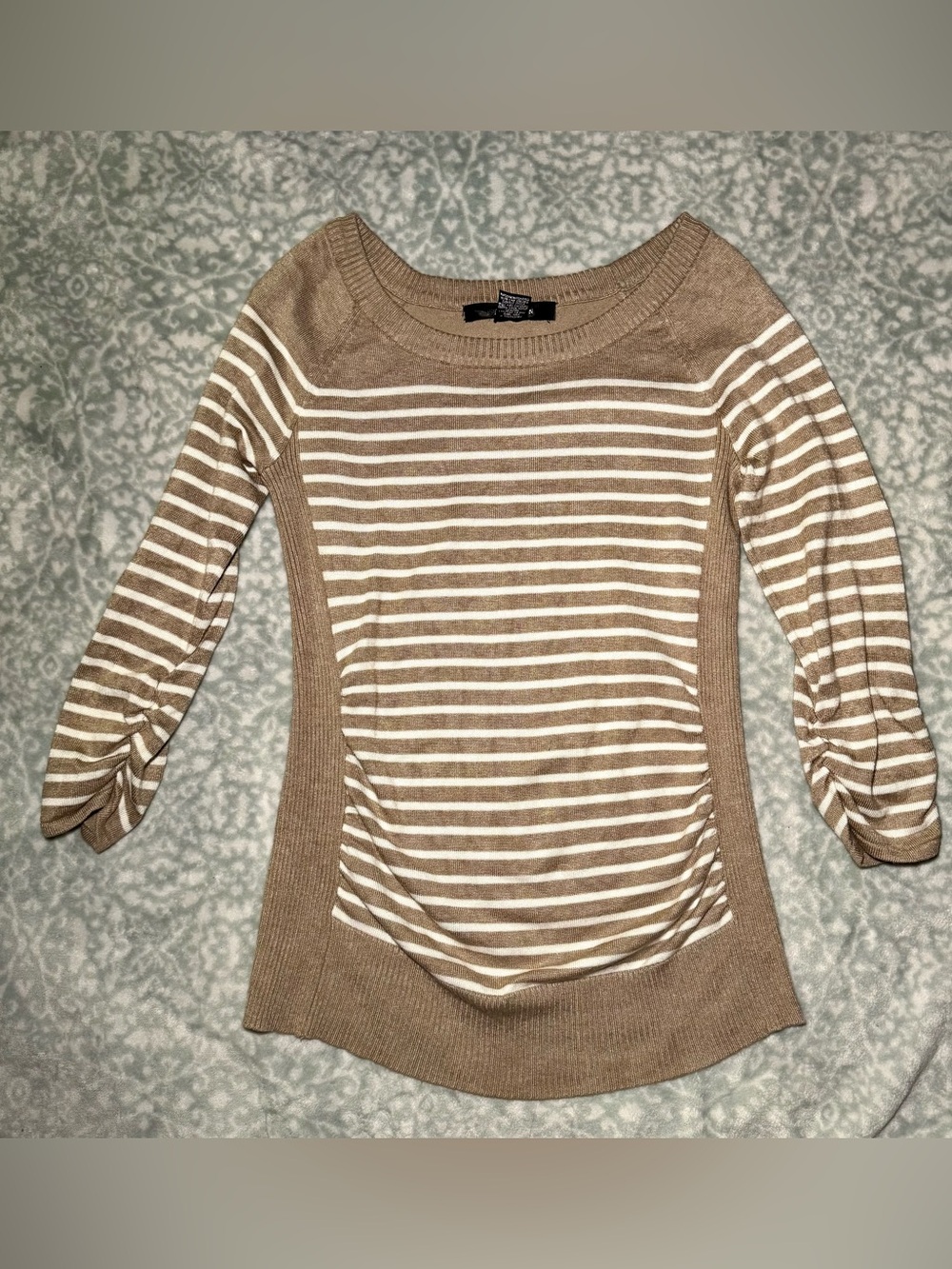 89th & Madison Striped Scoop Neck Sweater in Light Brown and Cream